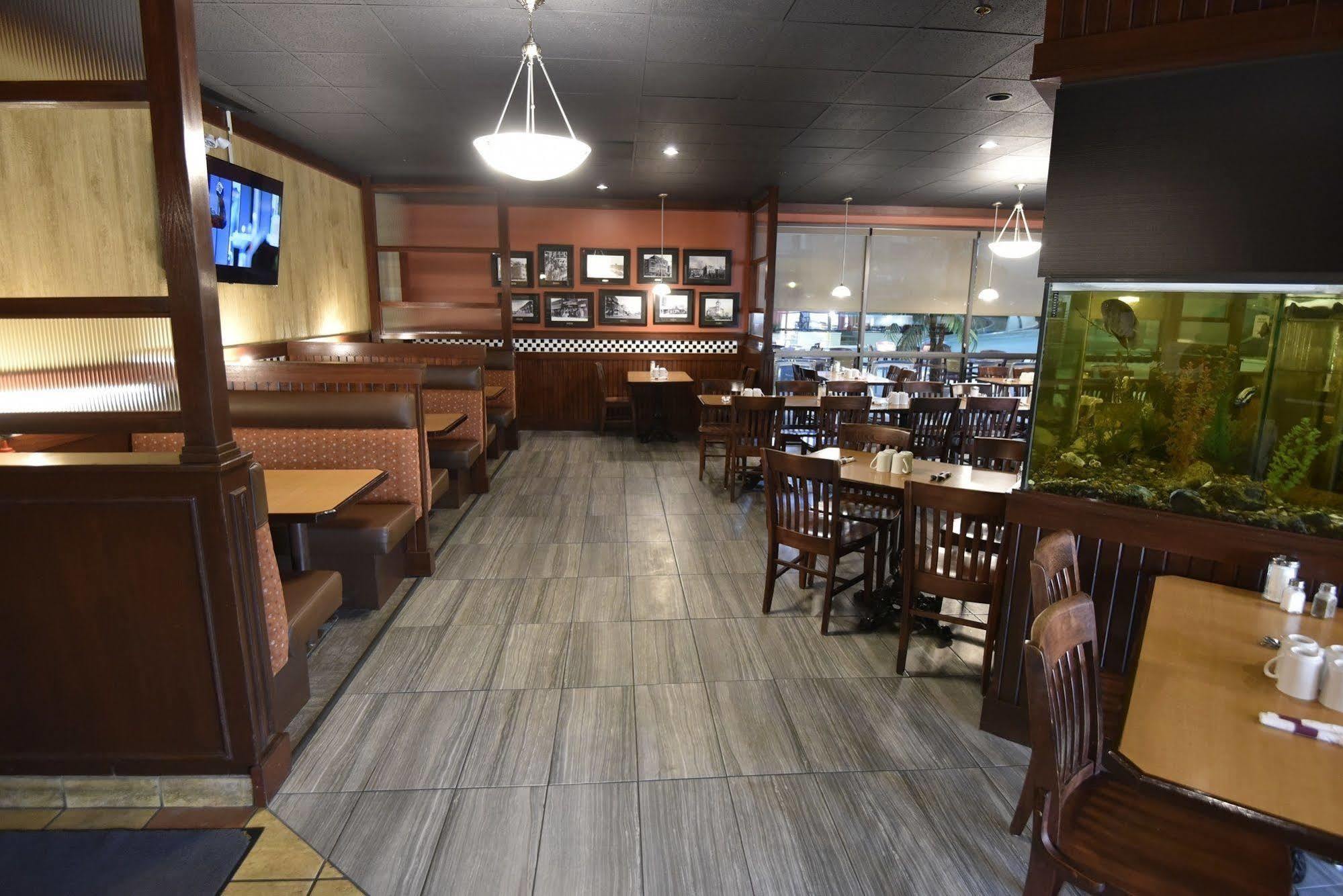 Tropical Inn - North Battleford Dış mekan fotoğraf