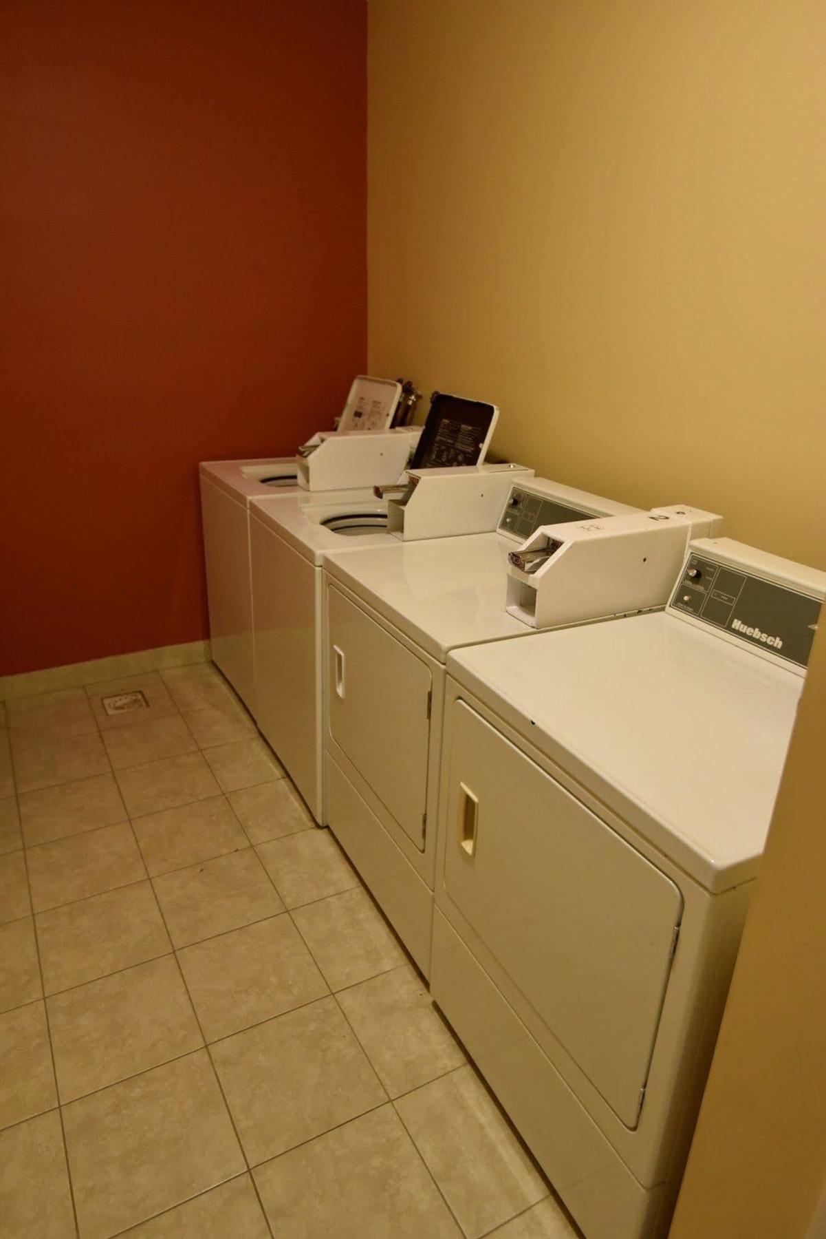 Tropical Inn - North Battleford Dış mekan fotoğraf