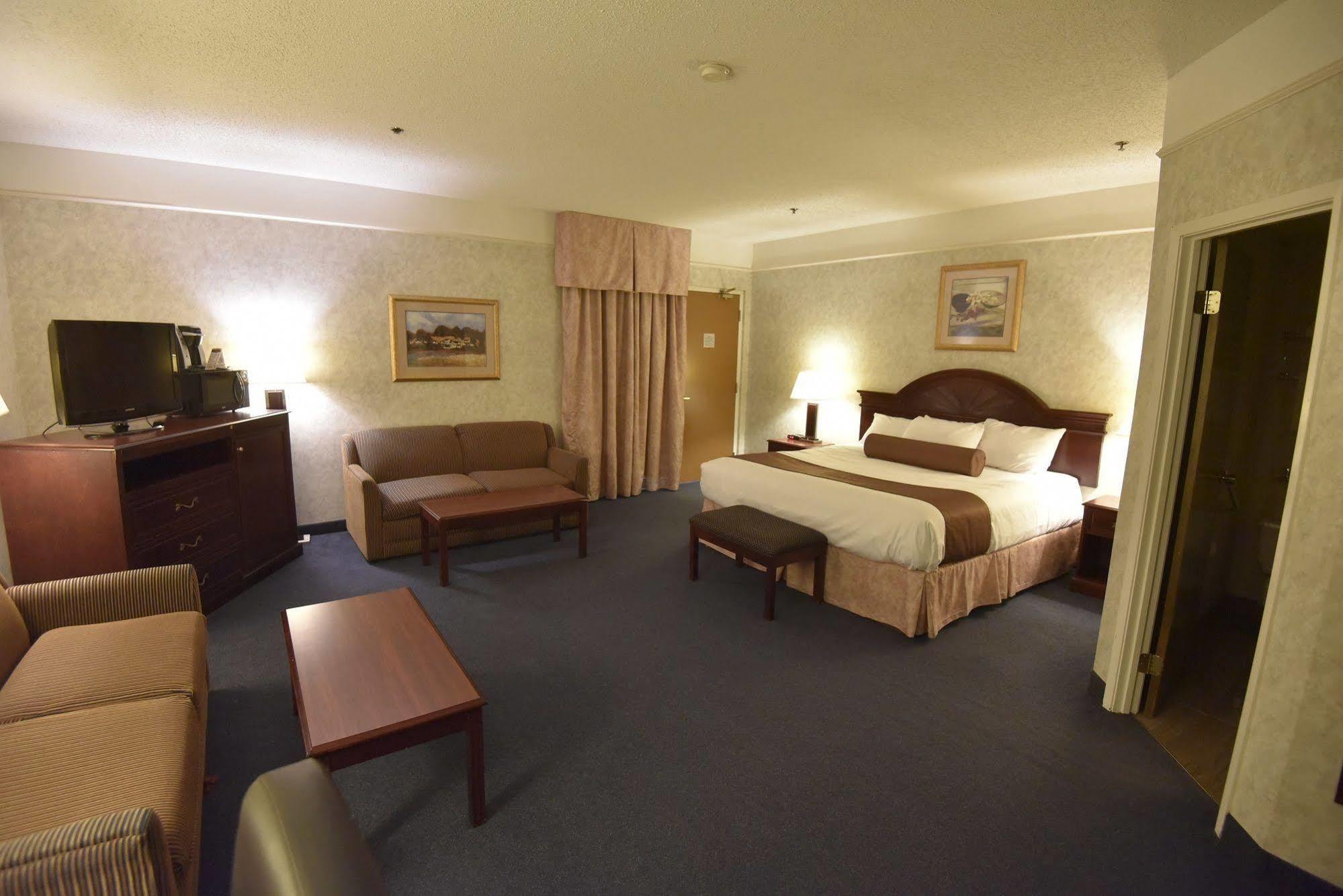 Tropical Inn - North Battleford Dış mekan fotoğraf