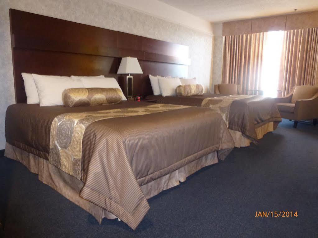 Tropical Inn - North Battleford Dış mekan fotoğraf